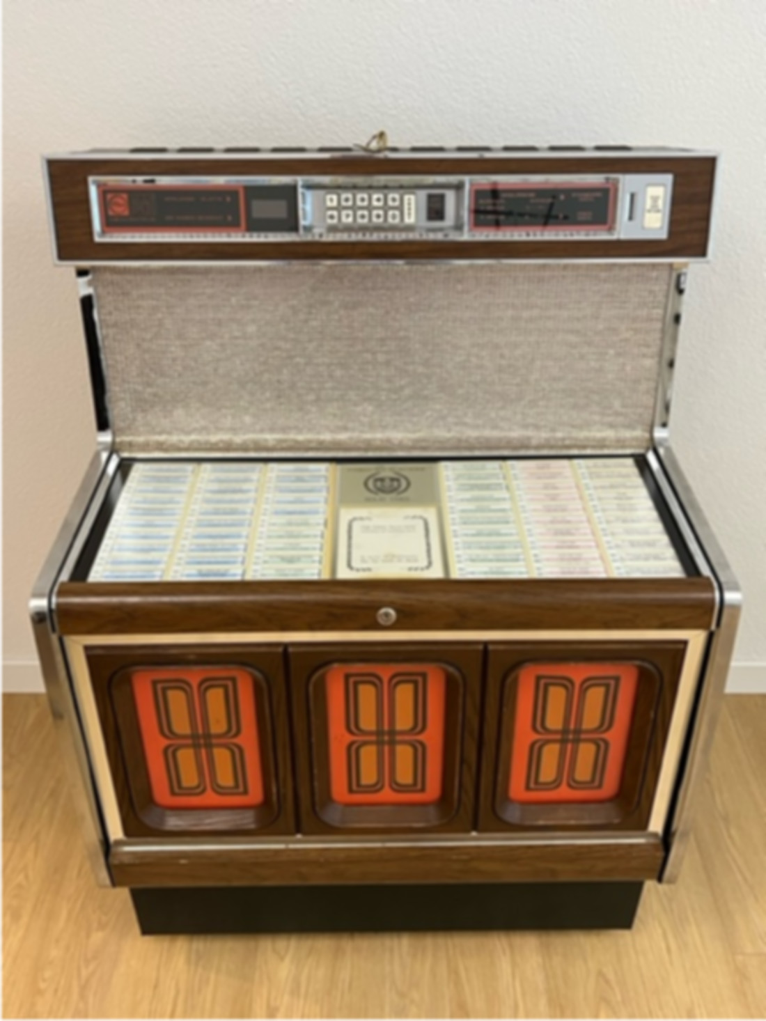 Jukebox1.png Jukebox1.png